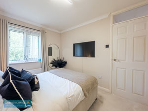 Bedroom- click for photo gallery